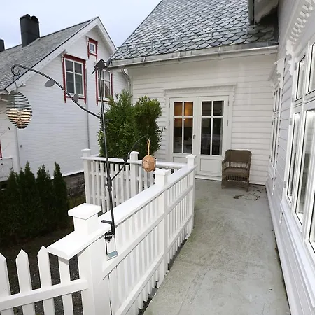 Ferienwohnung Alnes Gard Ålesund Exterior foto